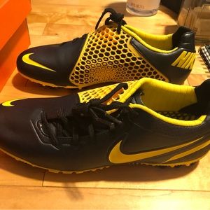 Brand new in box Nike bomba finale - size 9.5